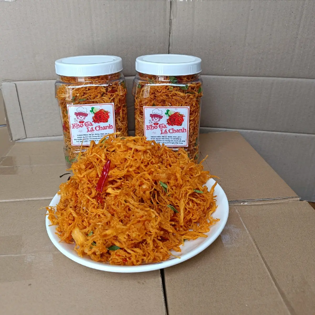 1kg hai hộp khô gà lá chanh cay vừa