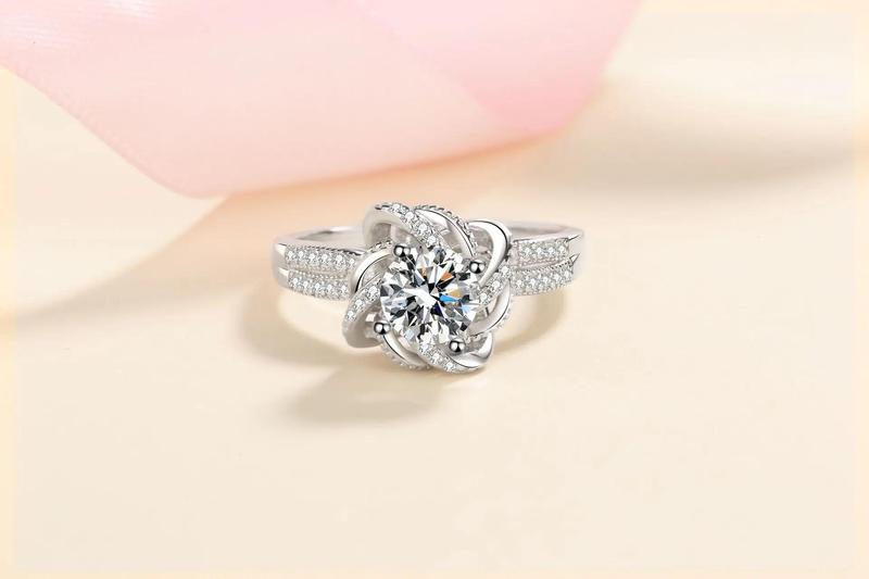 Product Introduction of LLXYW 1/2CT Round Cut 100% Moissanite Wedding Rings For Women S925 Sterling Silver Rose Jewelry Luxury Engagement Ring 11