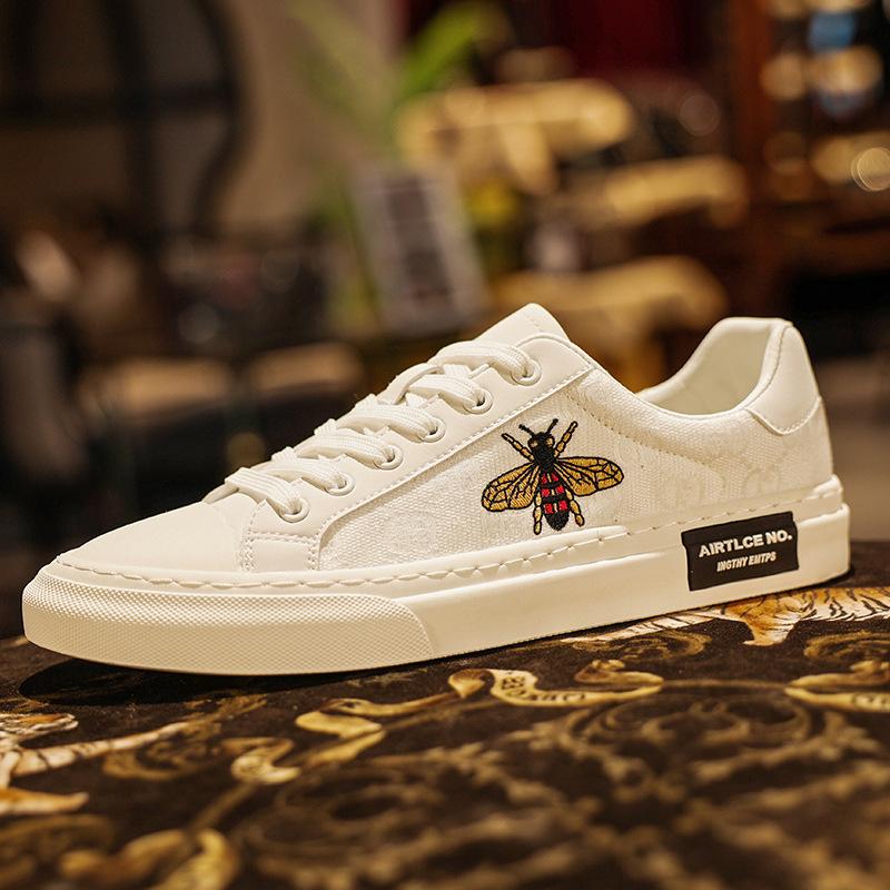 ( XẢ KHO ) Giày Nam Đế Cao Su Sneaker G-C Thêu Hình Ong, Mũi Tròn, Màu Xanh Trắng Vàng hoa, shoes, cao su bông sneaker Đế Bằng Vải Hoa Lụa Bốn Mùa Len Jean Bò giày full trắng giay vai