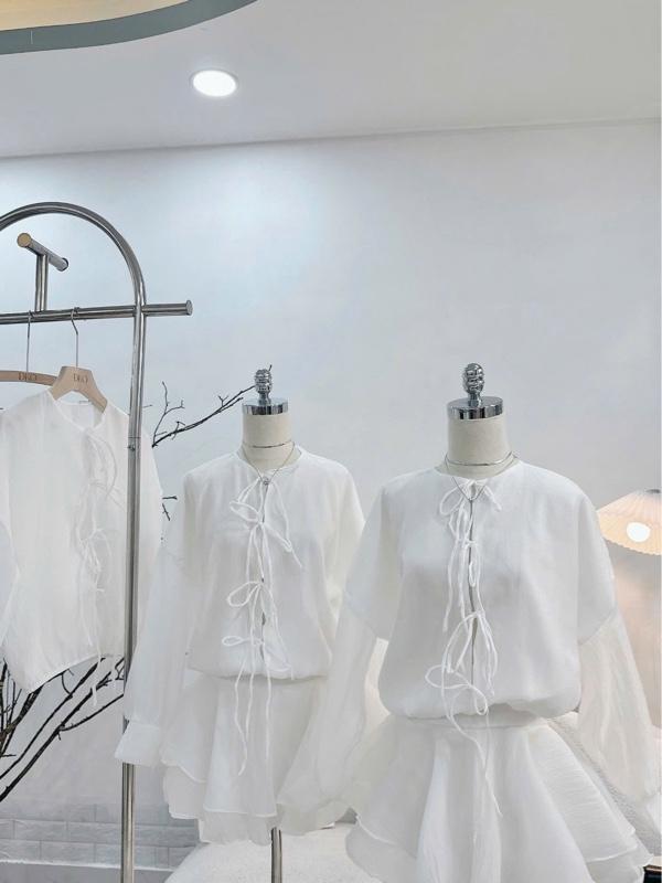Product Introduction of SET TRẮNG ÁO TD THẮT NƠ+ CV XOÈ TẦNG 0239 Size SM 4