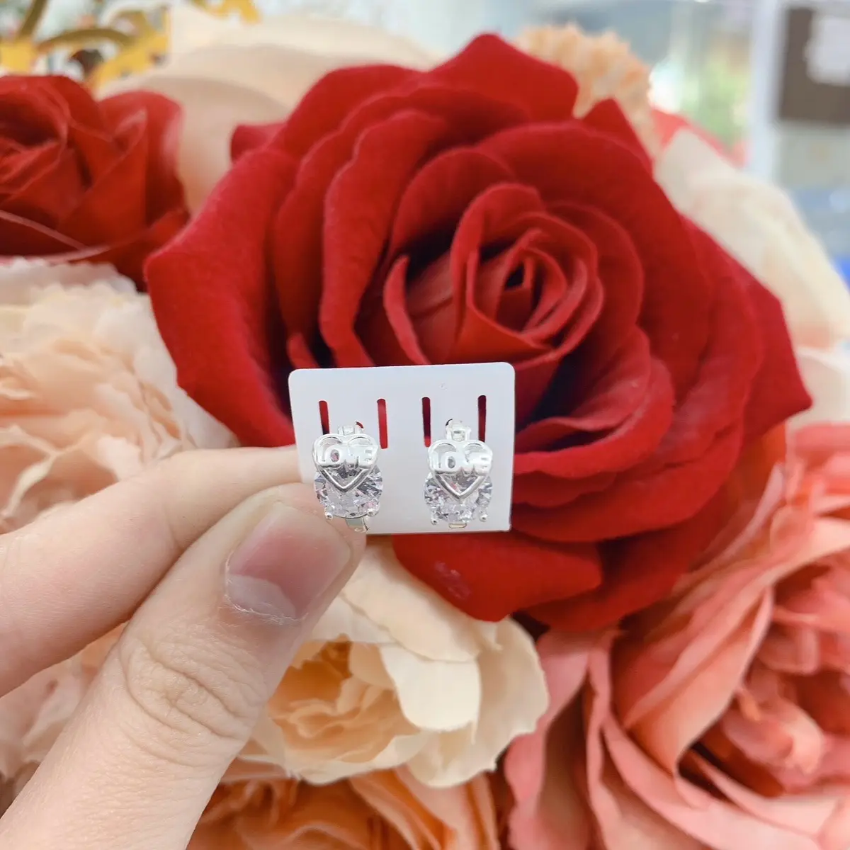 Bông tai bạc LOVE đính đá