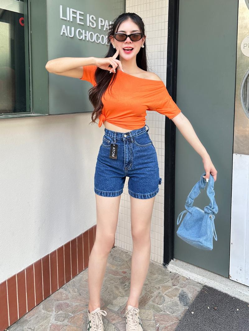 Product Introduction of SpinnyHouse เสื้อเล่นสงกรานต์ เสื้อครอปมัดเอว  ใส่เล่นน้ำ แต่งแมตช์ได้หลายแบบสุด พร้อมส่งทุกสีจ้า รุ่น มัดเอว 2