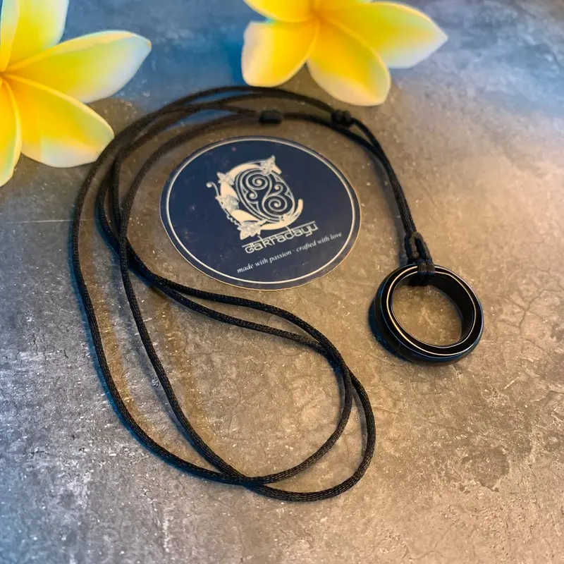 Kalung Tali Satin dengan liontin Cincin Black Onyx 0