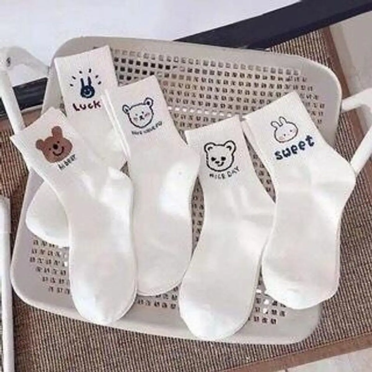 Set 10 đôi Tất vớ gấu trắng cổ cao phong cách Hàn Quốc cho nam nữ Cotton Kem