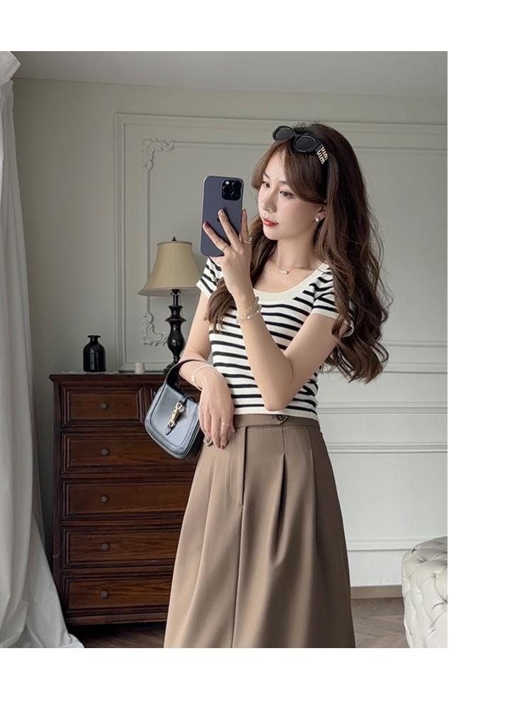 Product Introduction of Striped Short Style Top Design Sense Niche 2024 New Summer Sweet Slim Fit Inner Shoulder Short-Sleeved T-shirt Women's Striped Short-Sleeved Top 15