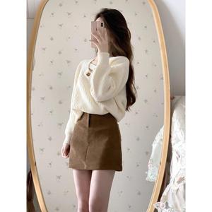 เสื้อสเวตเตอร์ถัก สไตล์อ่อนโยน นุ่ม สำหรับผู้หญิง ฤดูใบไม้ร่วง ฤดูหนาว เล็ก สง่างาม เสื้อแขนยาว กระโปรงสั้น ชุดสองชิ้น