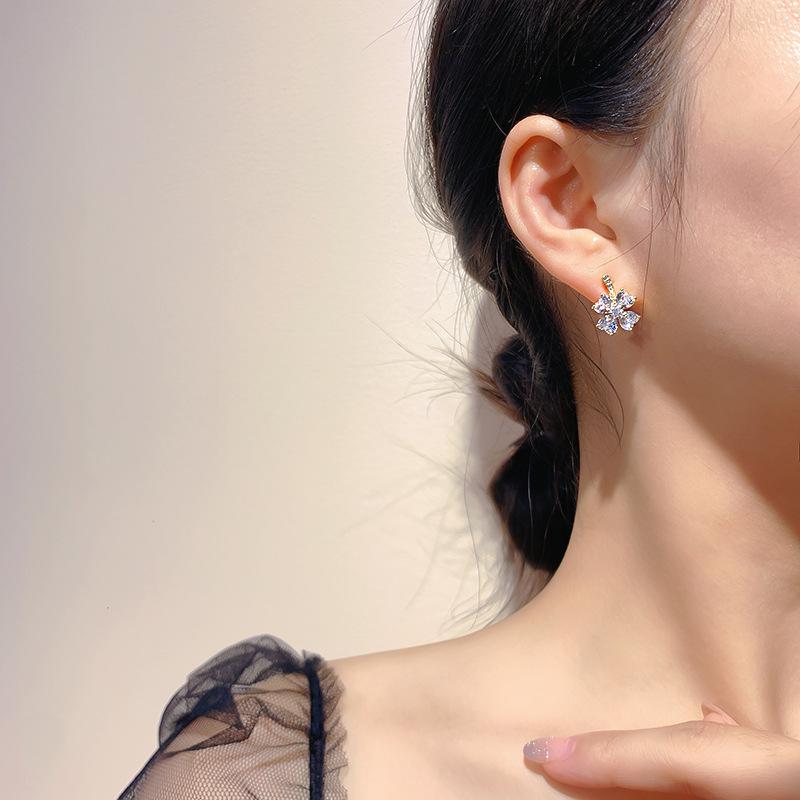Product Introduction of Delicate Pink Clover Temperament Female Earrings Earrings Jewelry Girlfriends' Gift Girlfriend Gifts for Moms 5