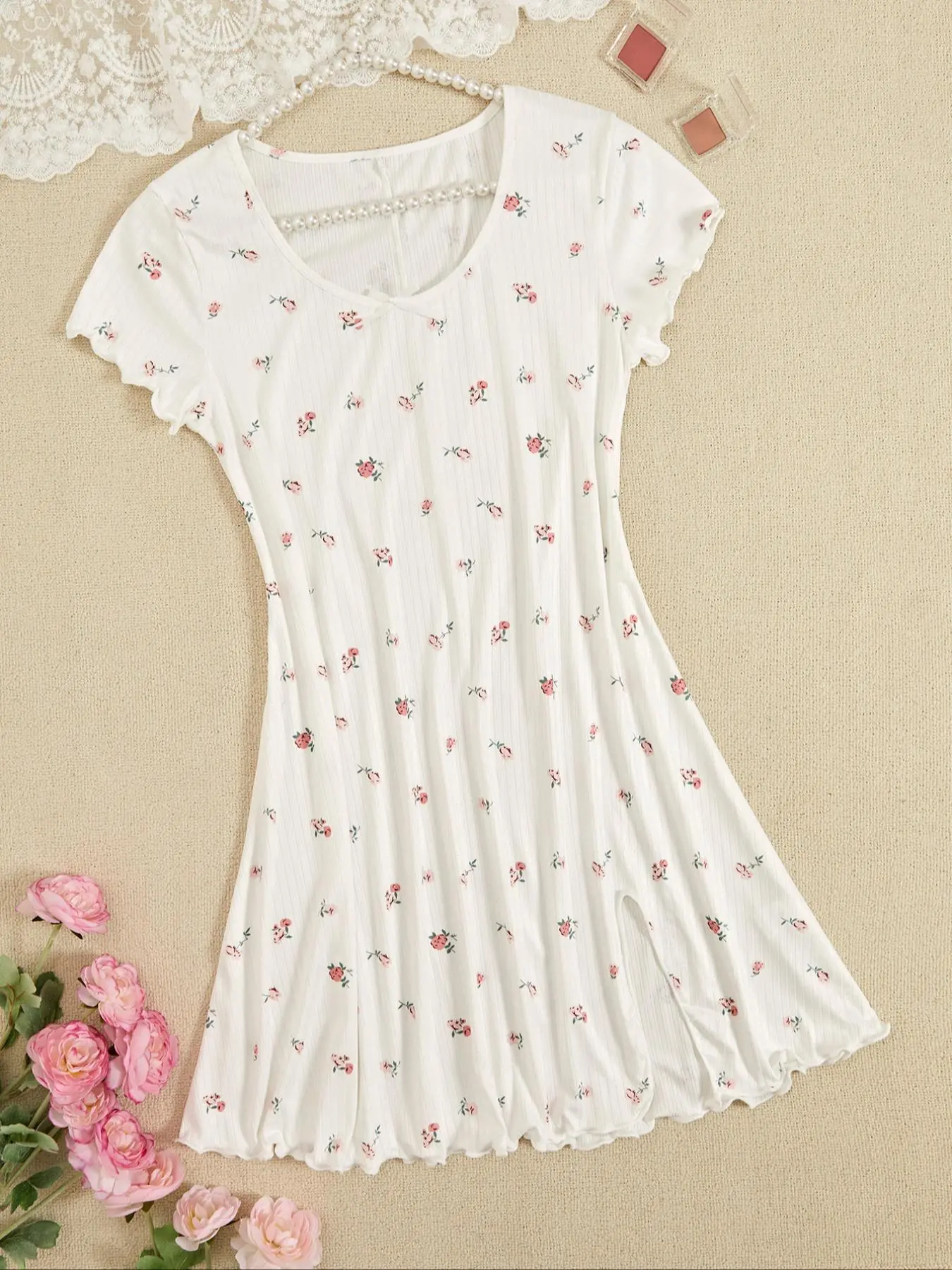 Women's Ditsy Floral Print Bow Decor Lettuce PJ Trim Split Nightdress, Summer Clothes Women, Elegant Soft Comfy Round Neck Cap Sleeve Nightgown Nighties for Summer, Women's Sleepwear for Indoor Wear