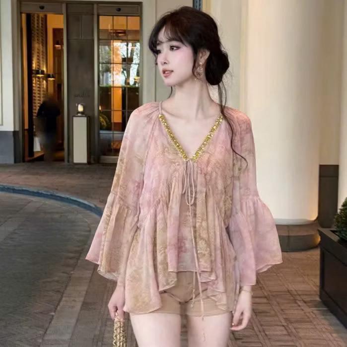 Product Introduction of [HÀNG Sẵn]Áo Loang Tơ Hồng Viền Nhũ Cổ V Tay Loe Bánh Bèo Áo Nữ Thiết Kế Top Women 8