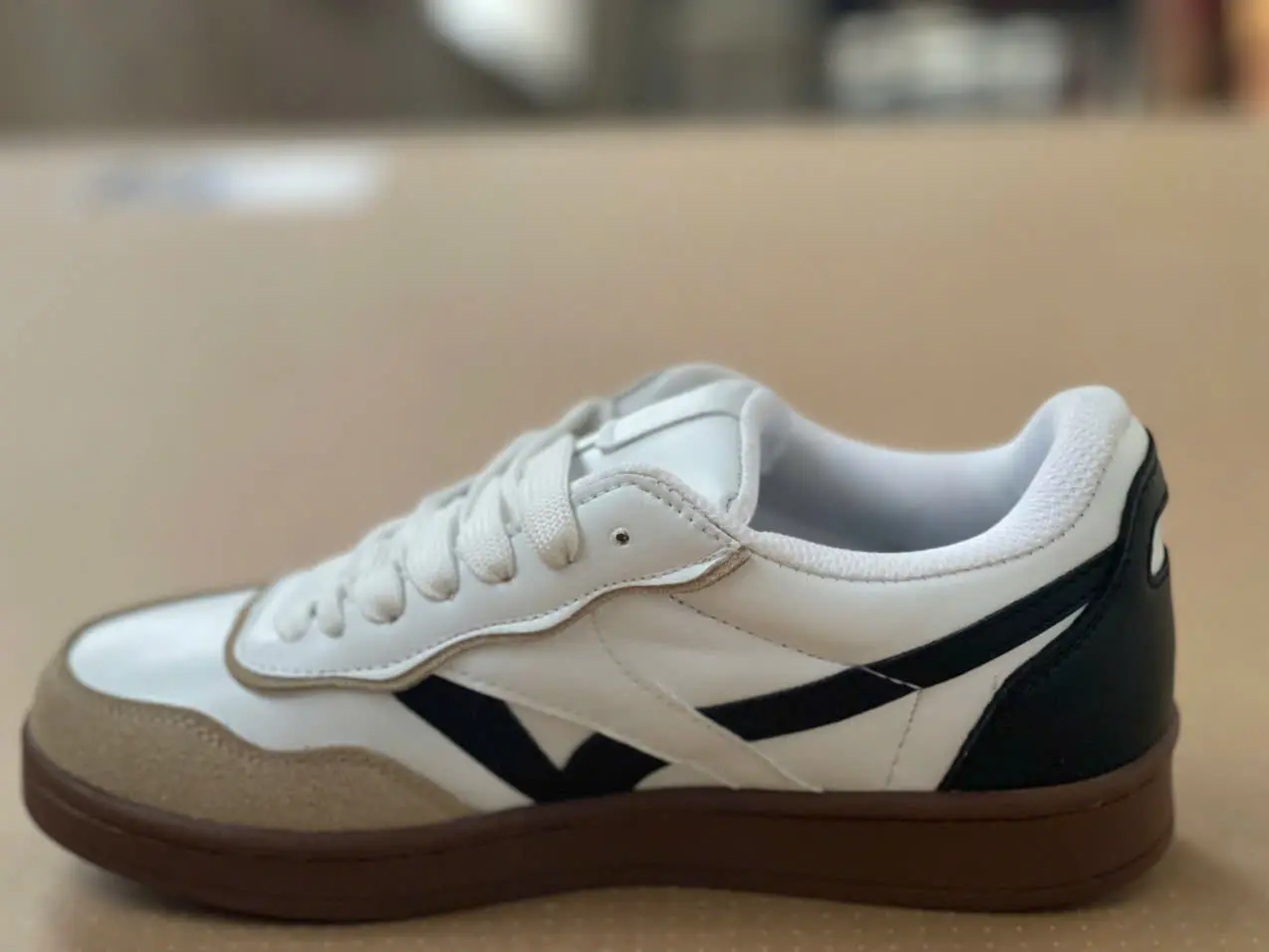 Giày thể thao>giày Sneaker Unisex Leone  Đế Nâu Phối Da Lộn,khâu Đế Bền BỈ.giá tại xưởng size 36-44 Shoes