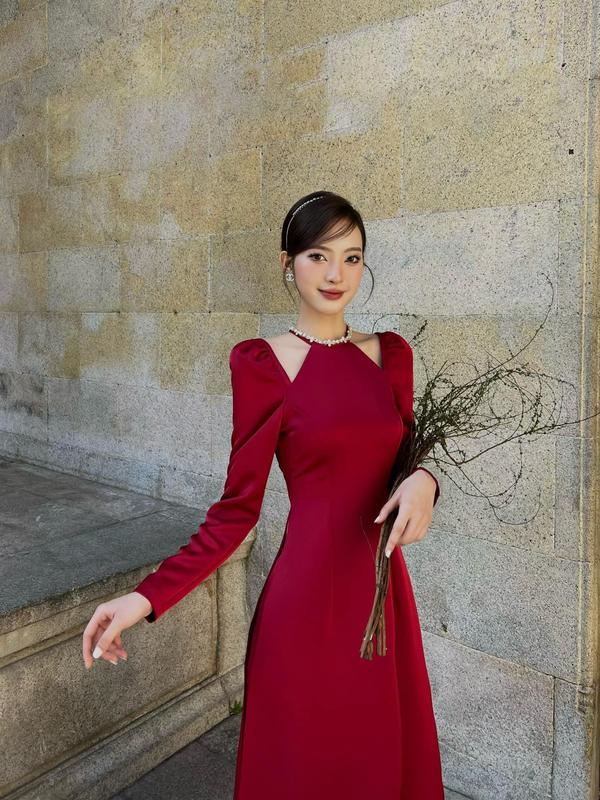 Áo dài Tết cổ yếm đính đá cao cấp tay dài đỏ đô mẫu thiết kế sang chảnh Nữ Dress