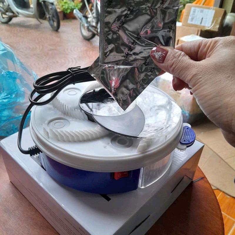 máy bắt ruồi chỉ cần cắm điện là bắt được ruồi muỗi 2