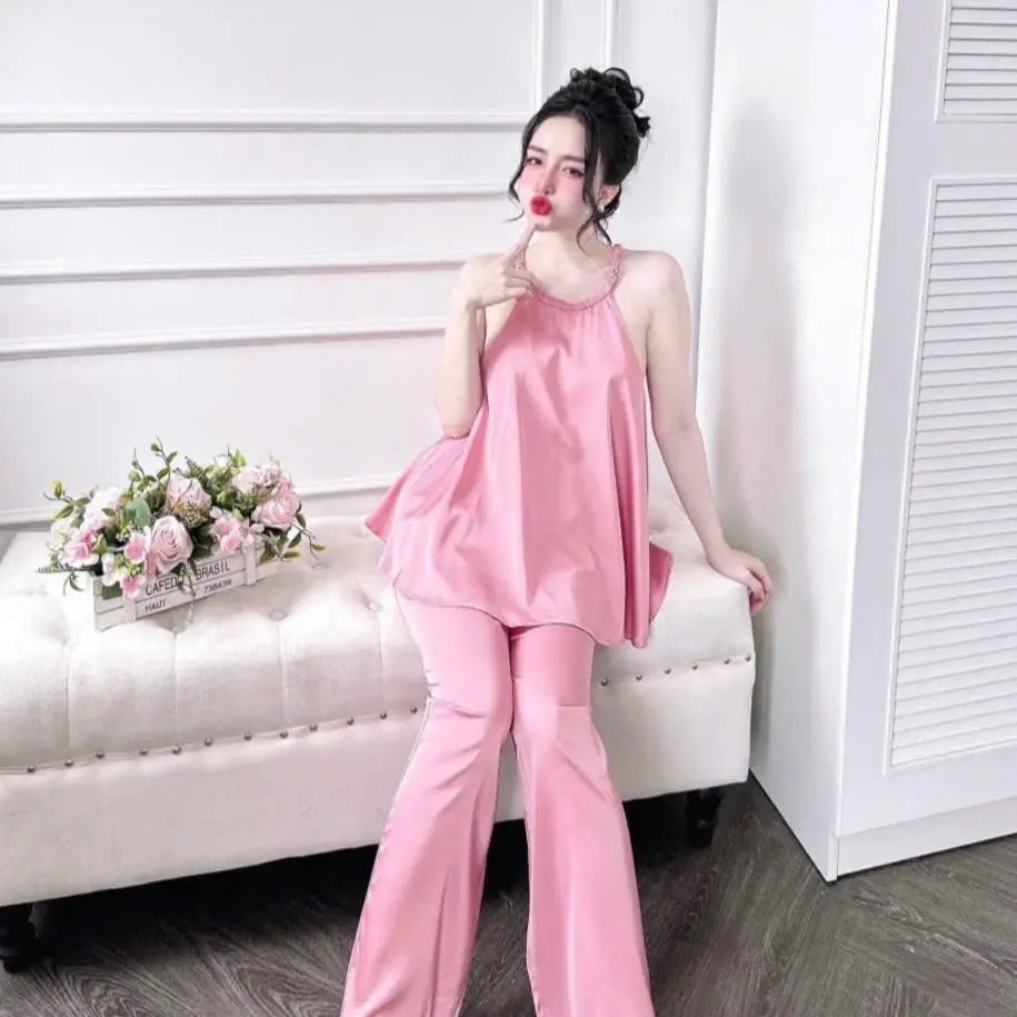 (YẾM QUẦN DÀI)Séc đồ bộ cổ yếm màu trơn viền bèo quần dài , chất vải lụa tơ tằm dành cho nữ! | BigBuy360 - bigbuy360.vn (YẾM QUẦN DÀI)Séc đồ bộ cổ yếm màu trơn viền bèo quần dài , chất vải lụa tơ tằm dành cho nữ! | BigBuy360 - bigbuy360.vn