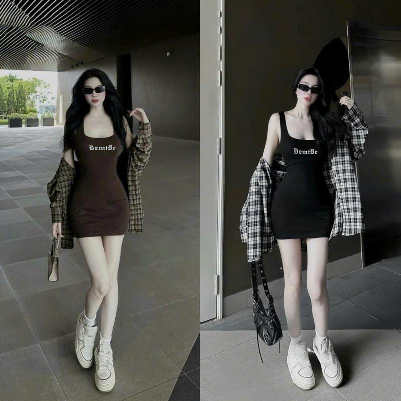 Sét đầm nữ 2 dây body thun tăm có mút, kèm áo khoác sọc kaki thích hợp cho các nàng đi chơi, đi dạo phố cùng với hội bạn bè kiểu dáng trẻ trung, sang chảnh