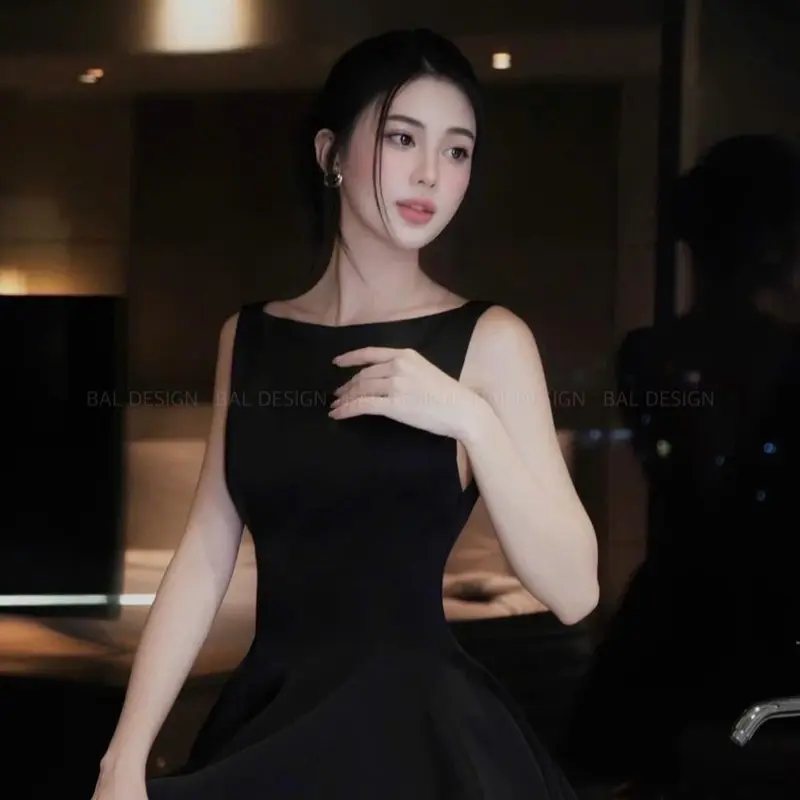Váy tacta hai màu khoét lưng mềm dày dặn chuẩn form 4