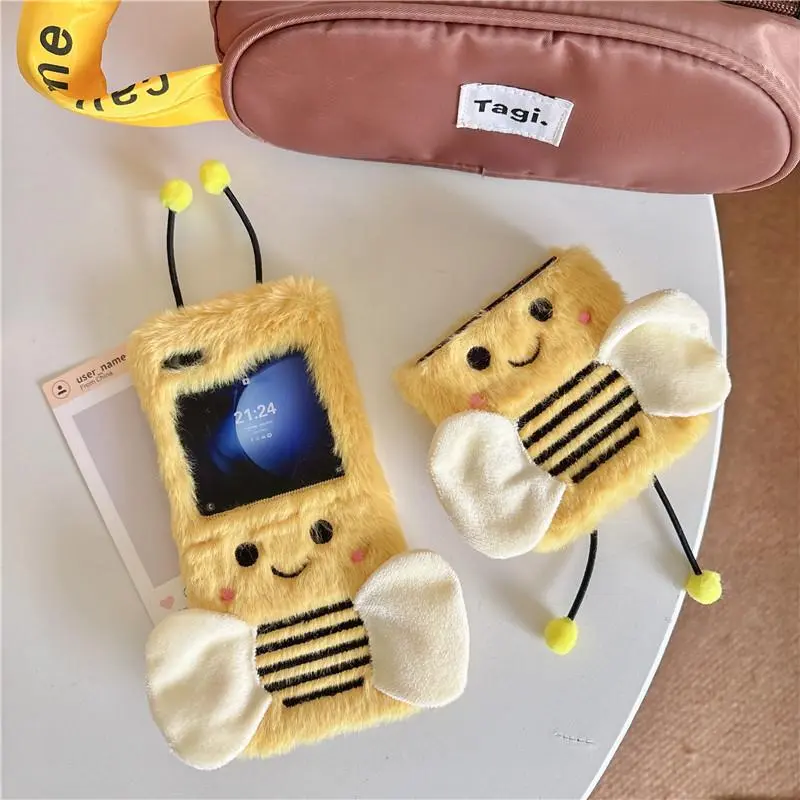 Cute Bee Design Phone Case, 1 Count Plush Foldable Phone Protective Cover, Phone Accessories Compatible with Samsung Galaxy Z Flip 5 6