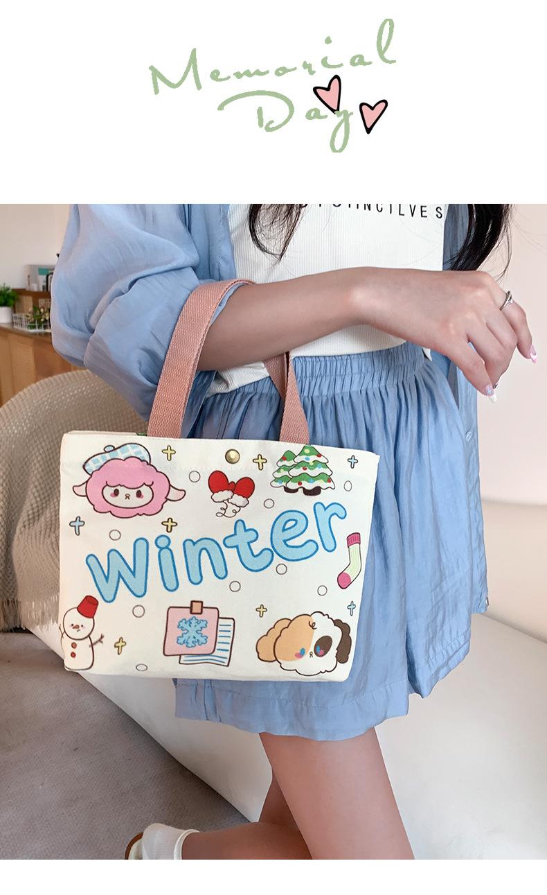 Product Introduction of Túi Vải Bố, Dành Cho Nữ, Thiết Kế Hoạt Hình Chính Hãng Túi Tote Mini, Thích Hợp Cho Nhân Viên Văn Phòng, Túi Xách Nhỏ Túi Đựng Hộp Cơm Trưa, Hàng Mới Về 2025, Bán Buôn Có Sẵn 9
