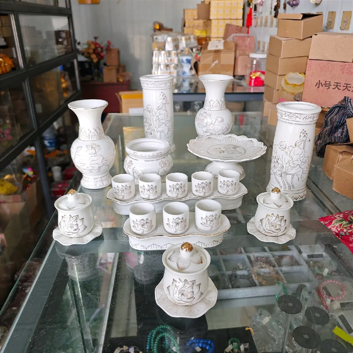 Bộ Thờ Cúng Lư Hương, Đĩa Trái Cây, Bình Hoa, Áng 5, Áng 3 Gốm Sứ Bạch Ngọc Sen Trắng