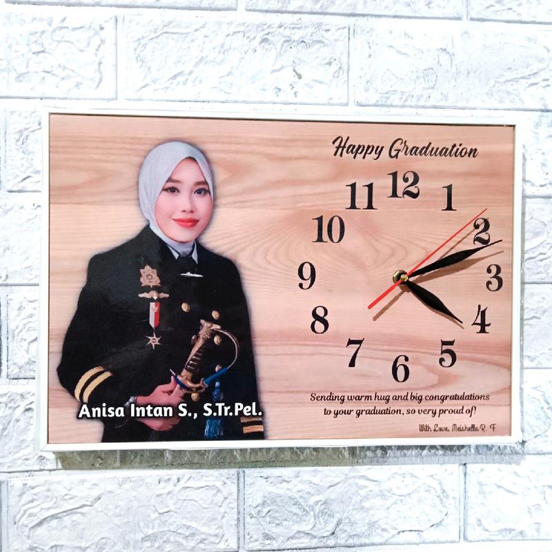 Jam Dinding Custom Foto Sudah Di Bingkai ( Hadiah Ulang Tahun, Pernikahan, Anniversary, Wisuda) Ukuran 30X20 cm Modern Gantungan Frame unik 5