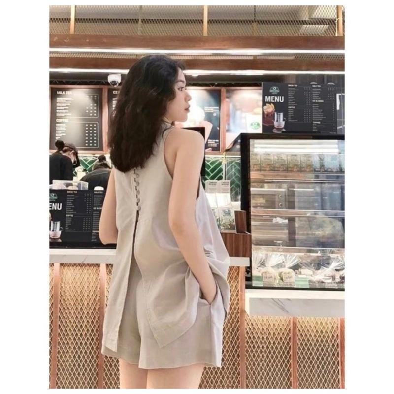 Set bộ nữ linen áo sát nách cổ yếm cúc bọc xẻ lưng kèm quần short cạp cao lưng chun co giãn S223