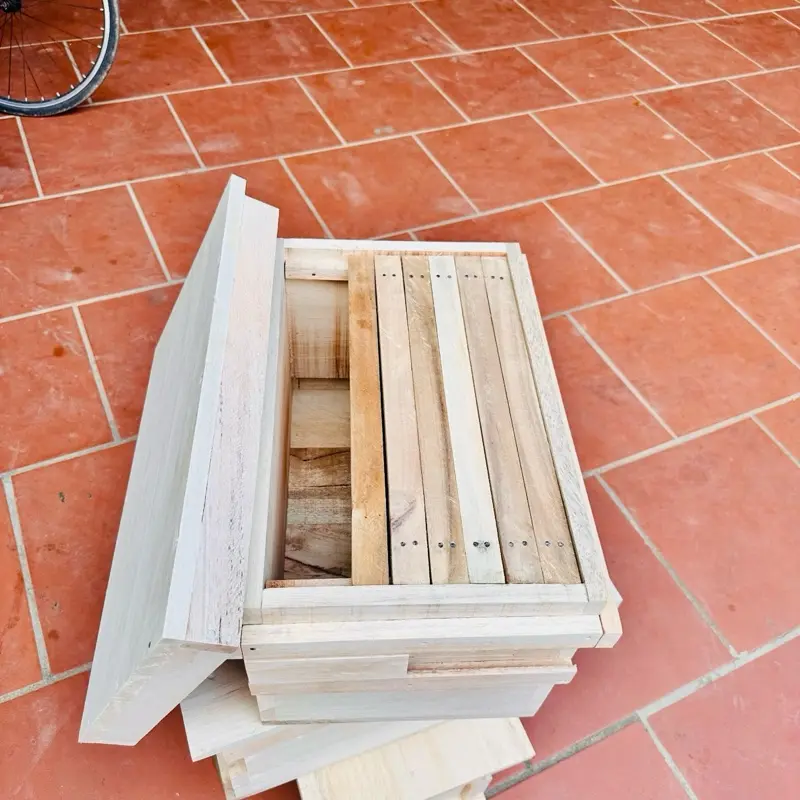Thùng nuôi ong mật nội gỗ gạo ngâm 4-6 tháng, Tặng kèm 1 vách ngăn