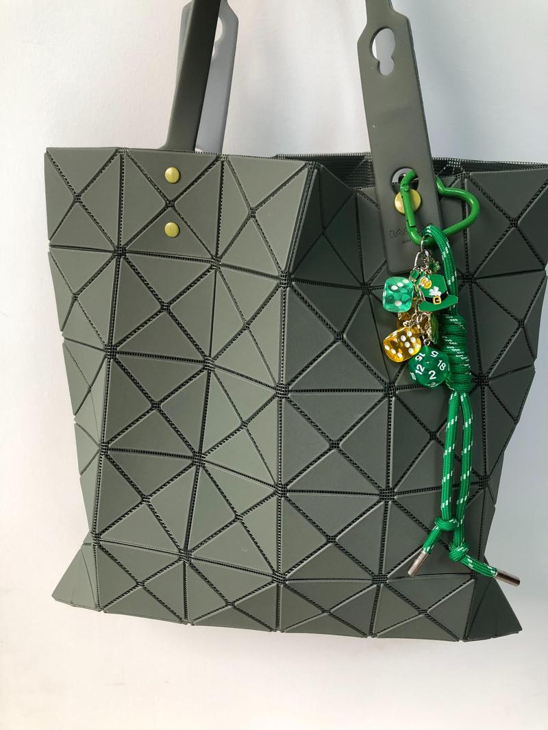 Product Introduction of St Patrick's Day Themed Dice Design Keychain, Cute Keychain for Women & Men, Bag Charm for Car Keys, Bag Decoration 6