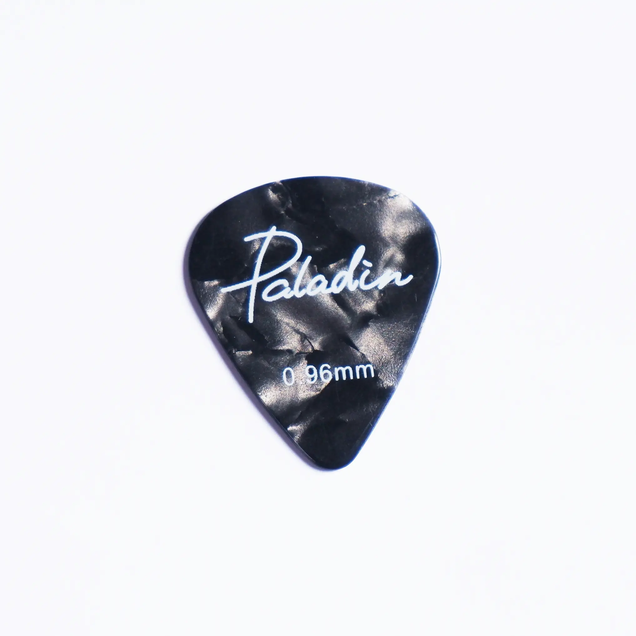 Pick Tebal 0.96mm Bahan Kerang Merk Paladin Cocok Untuk Bermain Melodi di Gitar Listrik