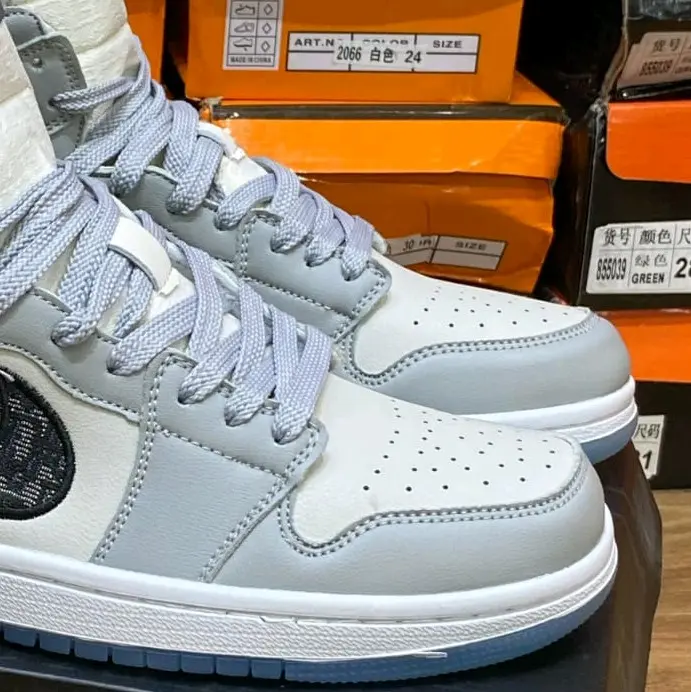 Sepatu High Jordin Grey White