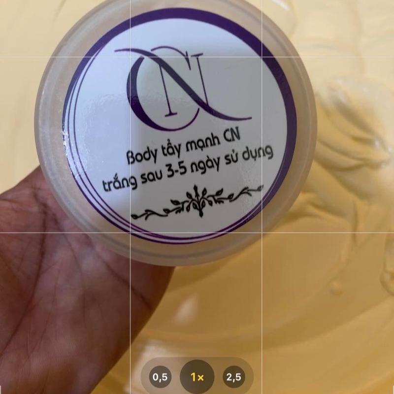 Kem body tẩy mạnh chành ni Dưỡng Da Body +{tặng 1 sét tắm trắng hoa Hồng}