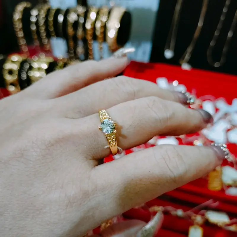 Cincin Emas import elegan Solitaire 2,100 gram Perempuan 0