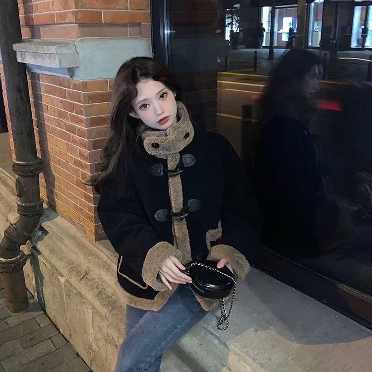 Áo Lót Lông Cừu Màu Đen Kèm Khuy Mùa Đông Ấm Áp Dành Cho Nữ