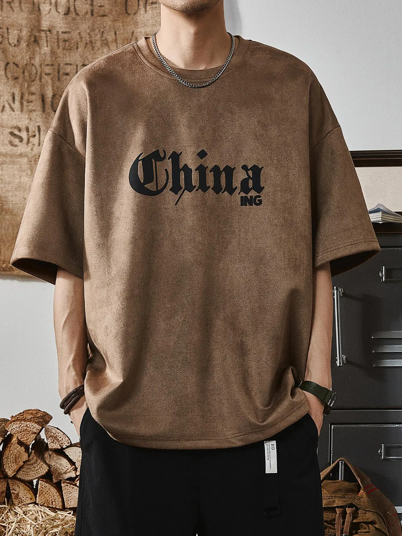 Men's Letter Print Suede Tee, Loose Casual Short Sleeve T-shirt for Summer, Men's Top for Daily Wear