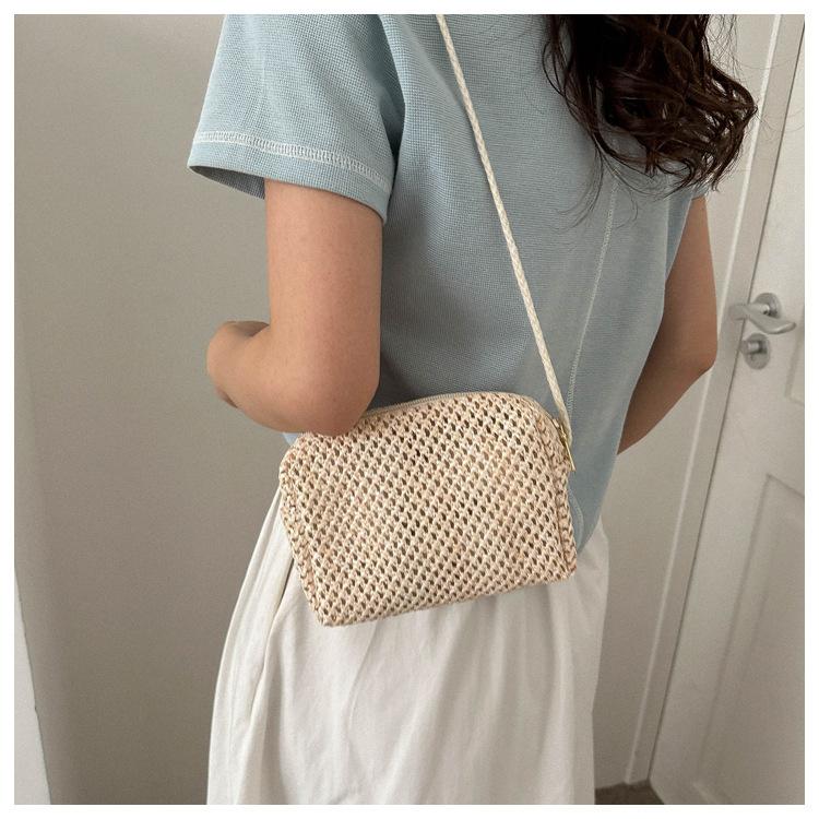 Tas Mini Anyaman Musim Panas untuk Wanita 2025 Gaya Pastoral Segar Trendy Tas Selempang Jerami Tas Persegi Kecil dengan Desain Net yang Stylish
