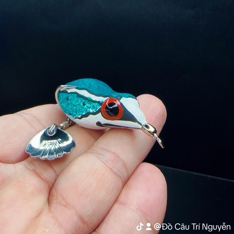 Nhái hơi TQ38. Chiều dài 3,8 cm. Lưỡi độ thủ công thép 1,8 ly không rỉ. Lưỡi gamakasu. Lưỡi nhà máy BKK có rỉ. Fishing trí nguyễn.  Câu Cá giải trí. Đi Câu...