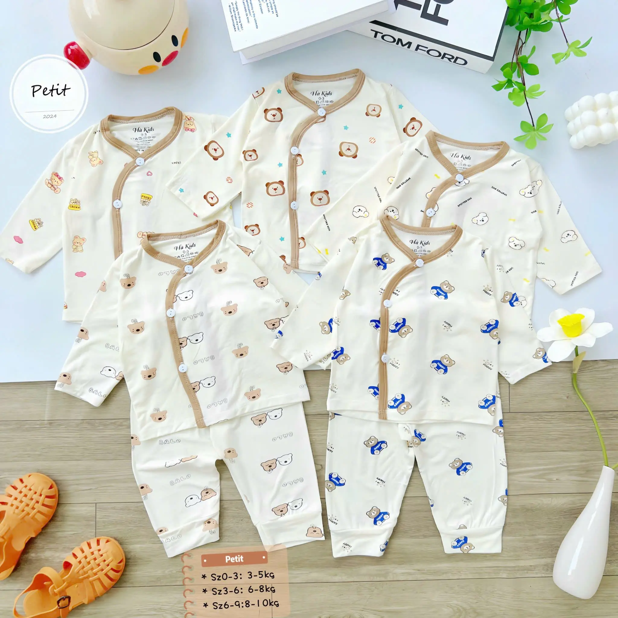 Combo 4 bộ dài tay sơ sinh chất thun lạnh PeTit màu kem in hoạ tiết cho bé trai bé gái