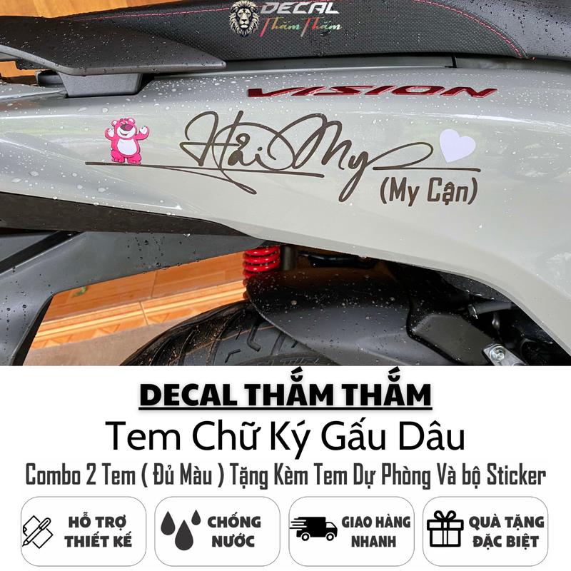 (2 Tem) Chữ Ký Gấu Dâu Dán Xe Máy, LapTop, Mũ Bảo Hiểm TẶNG 1 TEM DỰ PHÒNG VÀ BỘ STIKER ngộ nghĩnh (Anh chị ghi tên vào ghi chú hoặc ibb cho shop ạ) Nhãn Dán