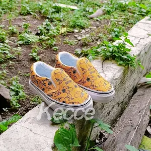 sepatu slip'on anak laki-laki dan perempuan Tanpa Hak