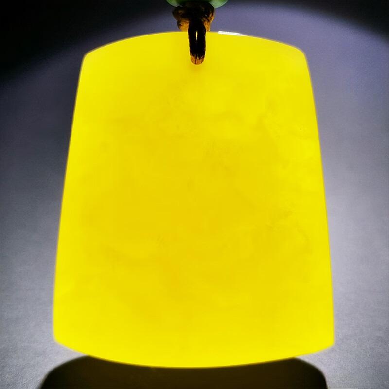 Product Introduction of Beeswax pendant, men's and women's square brand amber full of dense chicken oil yellow, good gift, safe and sound, everything goes well 5