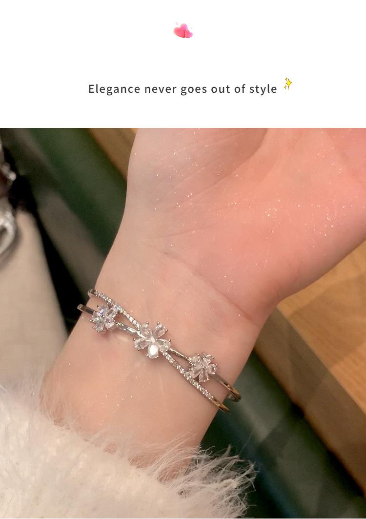 Product Introduction of Women's High-Grade Silver Petal Zircon Bracelet Opening Bracelet Bracelet Ornament 4