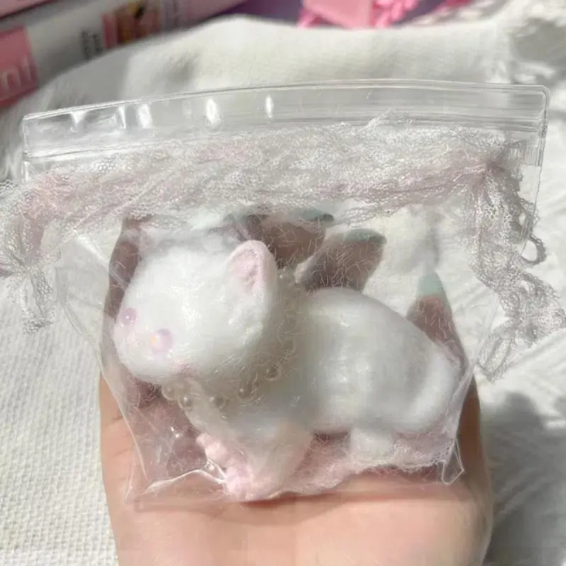 2 pcs Cat Paw Stress Relief taba Toy Donut Fun Mainan Pencet Anti stress pencet anak  Sejumput terbaru rebound lambat cakar kucing mewah  pasangan gadis-gadis berbondong-bondong silikon model yang diperbesar mainan dekompresi gantungan kunci 5