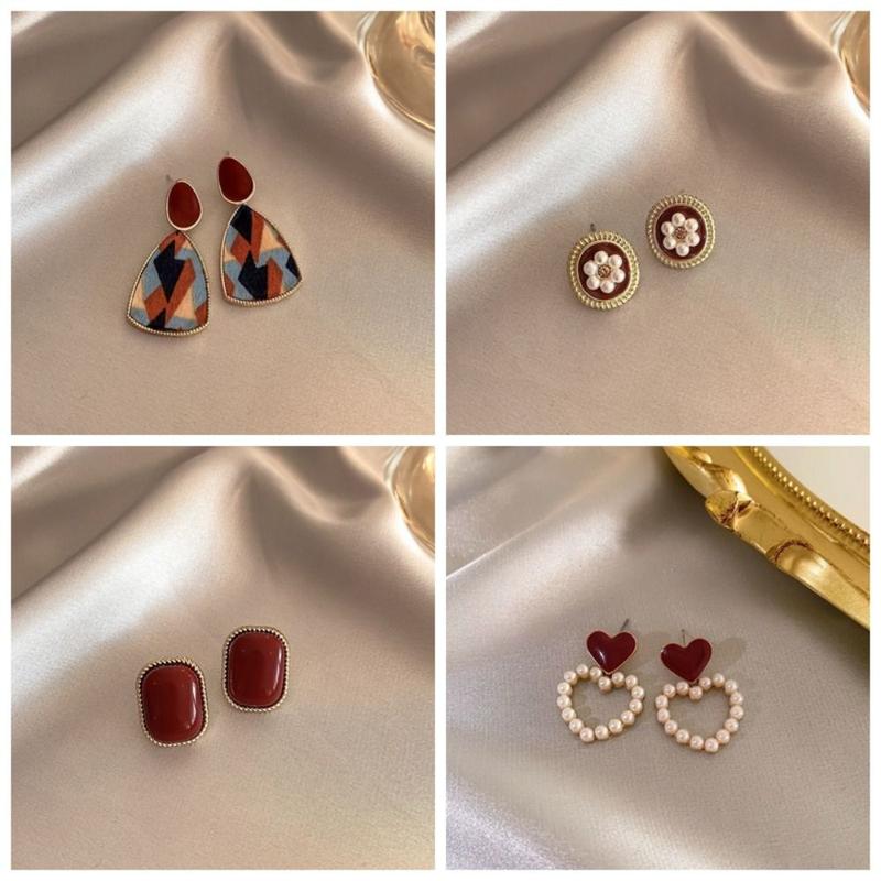 Product Introduction of Kancing Telinga Ringan, Warna Merah Wain, Anting-anting Geometri Retro Elegan, Gaya Hong Kong, Anting-anting Stud Baroque Gred Tinggi, Untuk Wanita 9