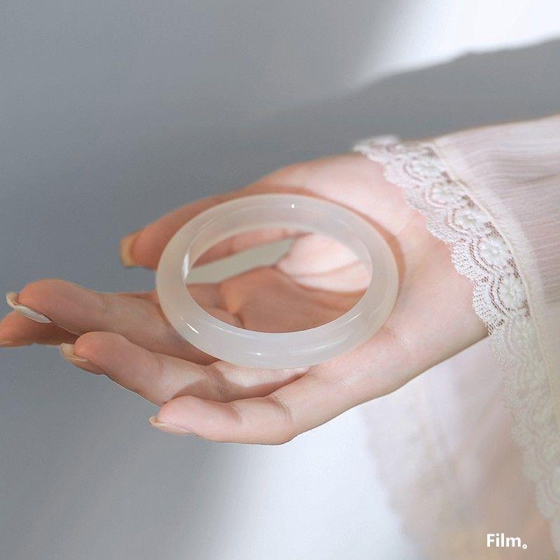 Vòng Tay Ngọc Bích Ánh Trăng Trắng Mã Não Tự Nhiên, Dành Cho Phụ Nữ Trẻ, Vòng Tay Mã Não Chalcedony Băng Giá Tự Nhiên, Vòng Tay Thạch Dâu Tây Ngọc Bích, Năm 2025 vong  bach  nguyet  quang 2