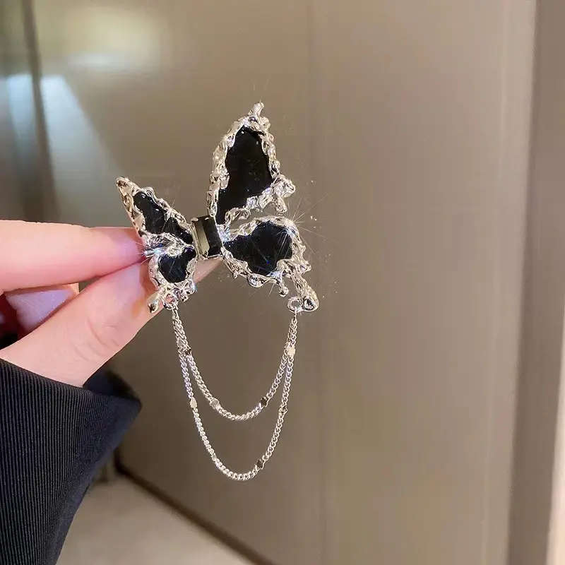 Korean Fashion Acrylic Black Butterfly Brooches For Women Suit Coat Punk Cool Style Bowknot Collar Brooch Pin Party Jewelry Gift