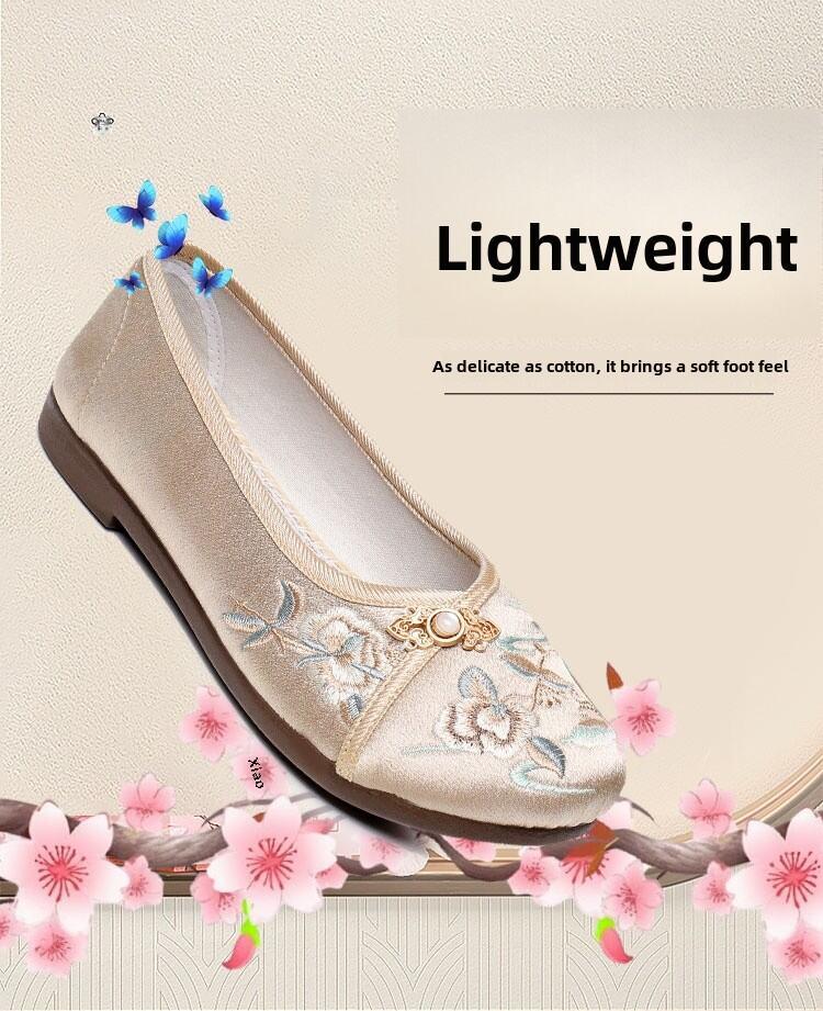 Product Introduction of Spring Autumn Embroidered round Toe Flat Bottom Mom Shoes Retro Style Hanfu Women's Flats Beijing Old School Cloth Shoes 3