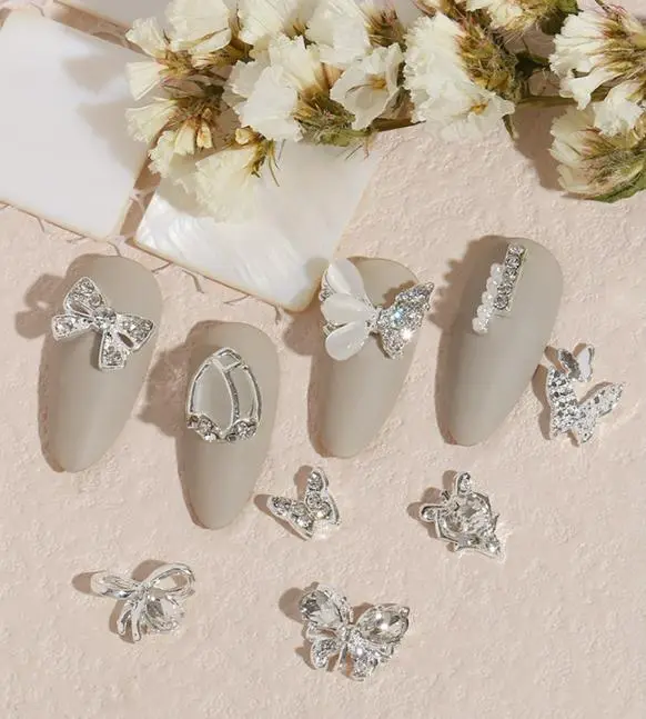 các charm trang trí nail mã mới nhé ạ