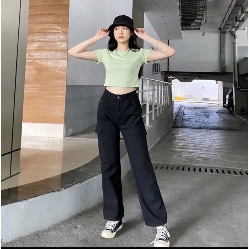 ￼CELANA HIGHWAIST CARGO JEANS WANITA 2