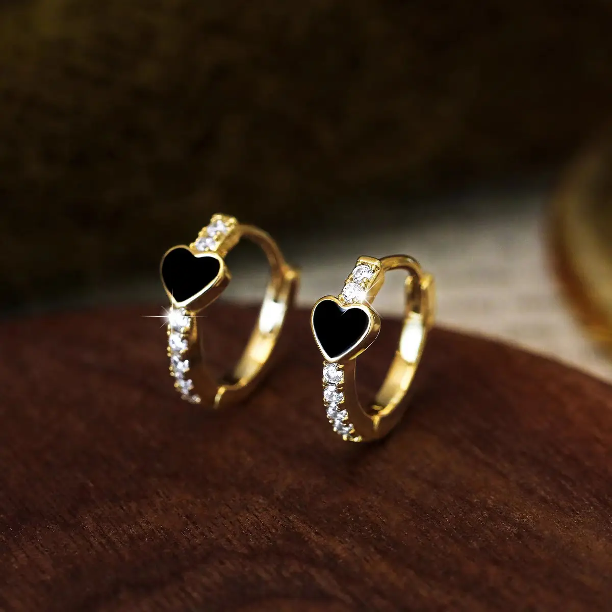 Bông Tai Nữ Mặt Trái Tim Đen Phong Cách Hàn Quốc Nhỏ Xinh Bản Nâng Cấp Mới Mạ Vàng 18K khuyên tai phụ  kiện Mạ Vàng 18K