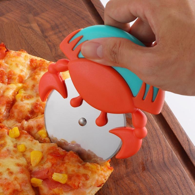 Stainless Steel Pizza Cutter, Wooden Handle Axe Pizza Cutter, Baking Pizza Cutter, Round Pie Cutter, Food Divider, Cooking Kitchen Utensils, Cutting Tool, Kitchen Gadgets 4
