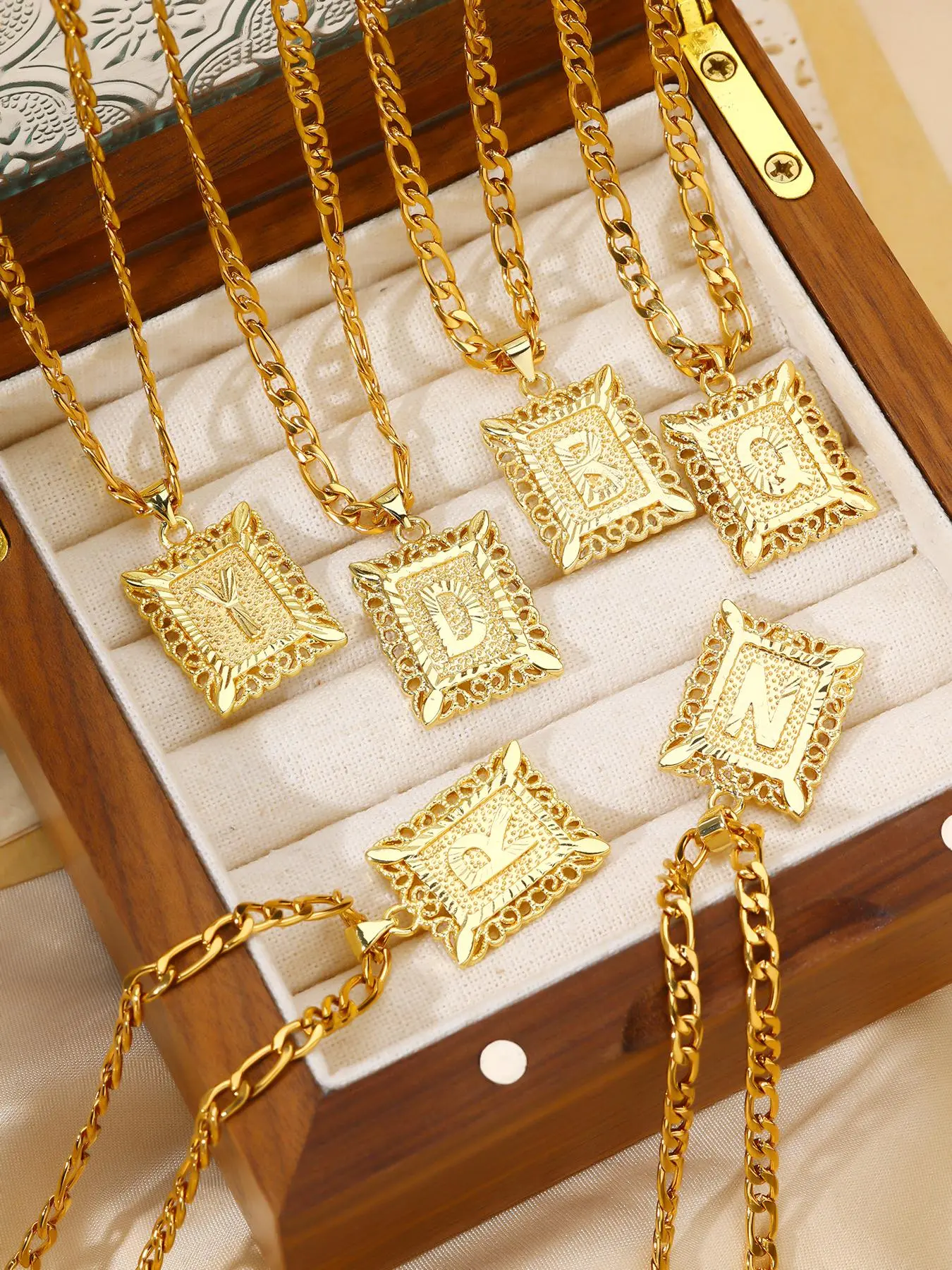 Fashion Letter Metal Textured Pendant Necklace, Stainless Steel Jewelry for Party, Daily Clothing Decor, Trendy All-match & Exquisite Jewelry for Birthday Gift