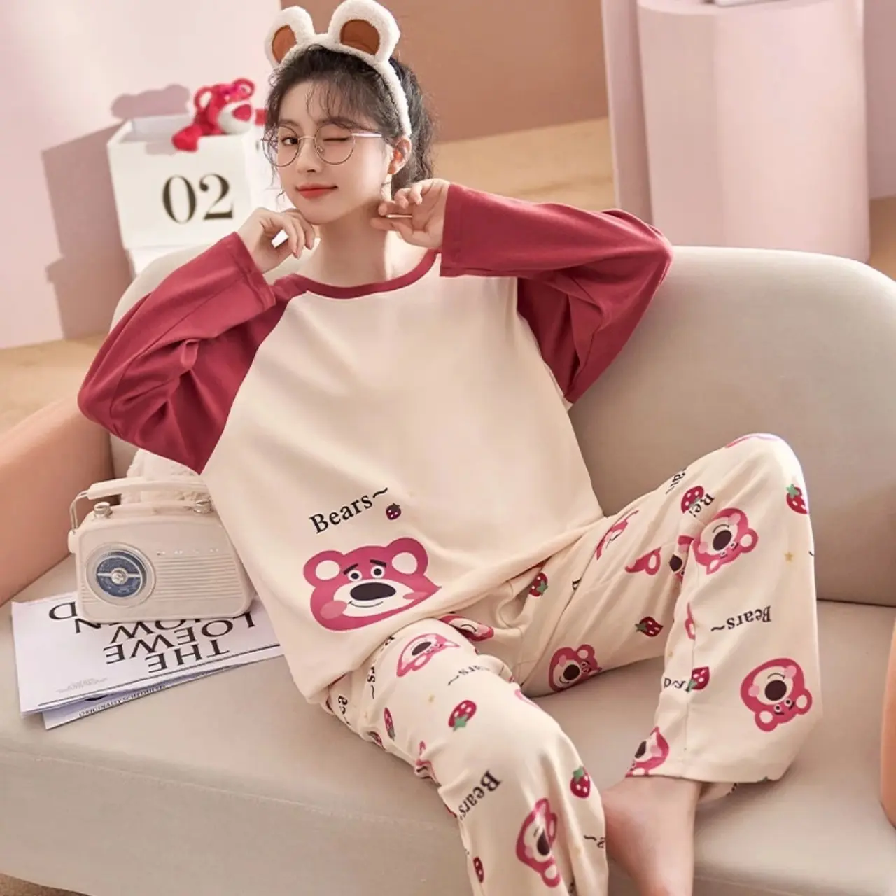 LOANPRO Bộ ngủ dài tay họa tiết gấu dâu hồng siêu dễ thương chất cotton mềm thoáng mát mặc 4 mùa  Nữ Women